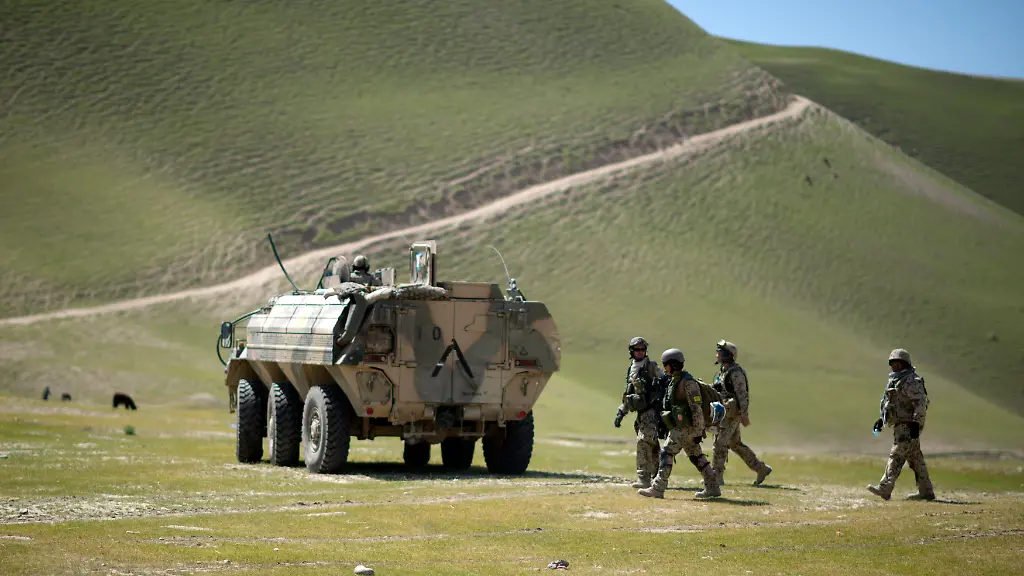 Das-Bundeskabinett-will-die-Truppenstaerke-fuer-Afghanistan-auf-3300-Soldaten-reduzieren