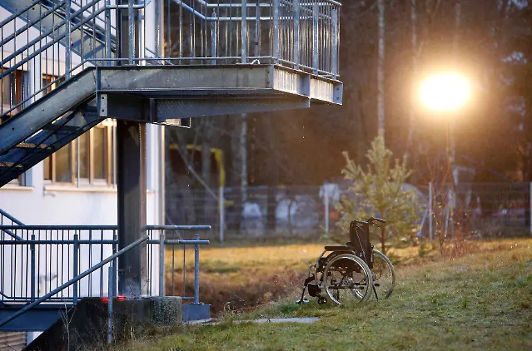 2012-11-27T081321Z-01-NIL01-RTRMDNP-3-GERMANY-JPG6906010266699173881