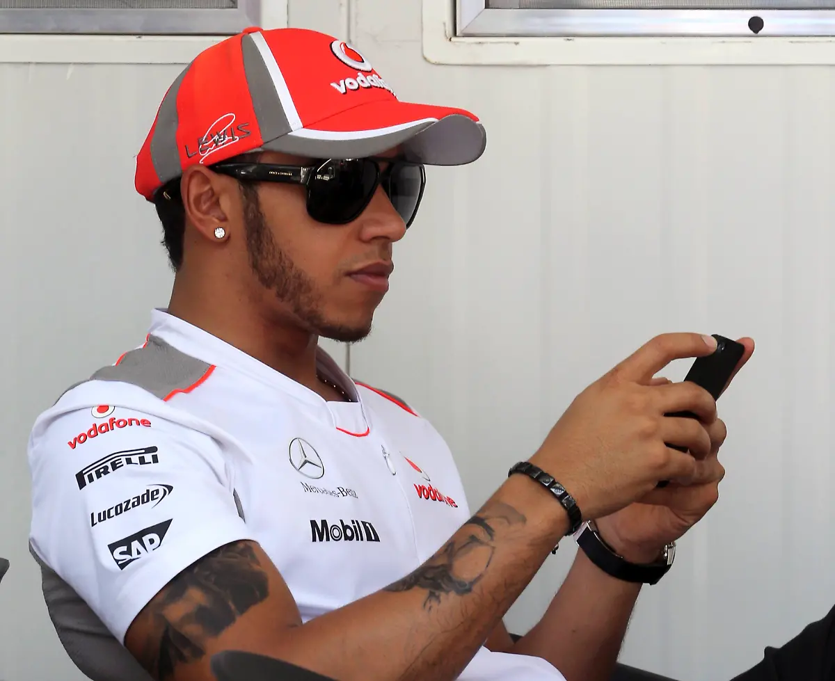 2012-11-22T155700Z-01-PW03-RTRMDNP-3-SPORT-MOTOR-JPG4379017267851252452