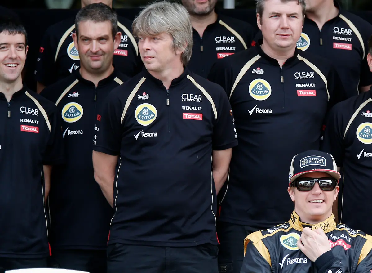 2012-11-25T124811Z-01-SMS03-RTRMDNP-3-MOTOR-RACING-PRIX-JPG2990942515202450815