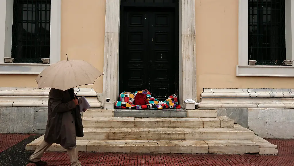 2012-11-21T125348Z-01-KAR02-RTRMDNP-3-EUROZONE-GREECE-JPG5269135788497128999