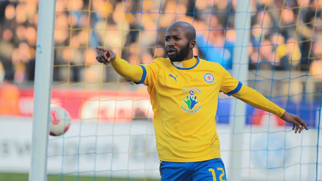 DI30100-20121117-jpg4562318903326976550