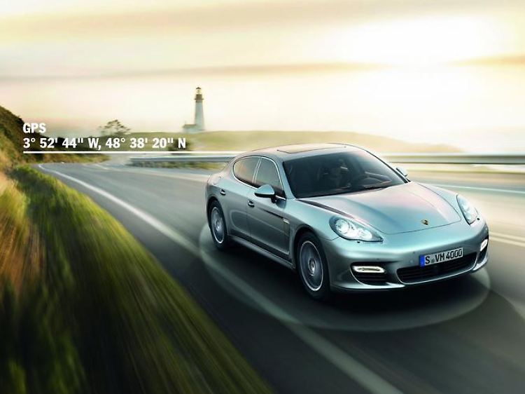 Vehicle Tracking System - so nennt Porsche sein GPS-Ortungssystem, das bei Diebstahl helfen soll. Für das Extra sind 1400 Euro sowie jährliche Servicekosten fällig.