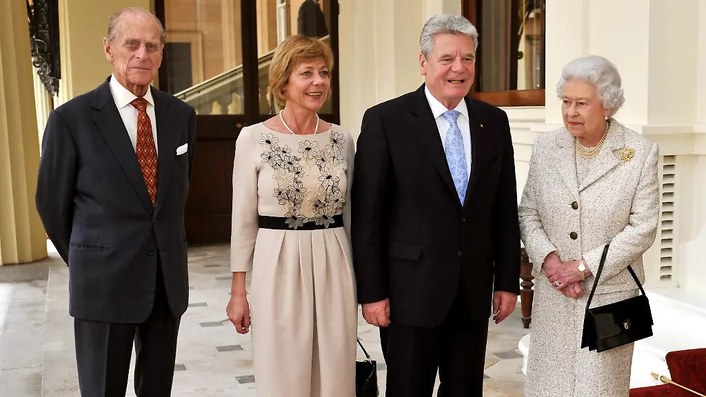 2012-11-13T144428Z-01-LON002-RTRMDNP-3-BRITAIN-JPG7636779150813449419