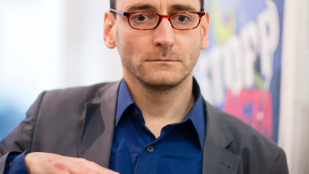 DI10033-20121111-jpg2948684820703843040