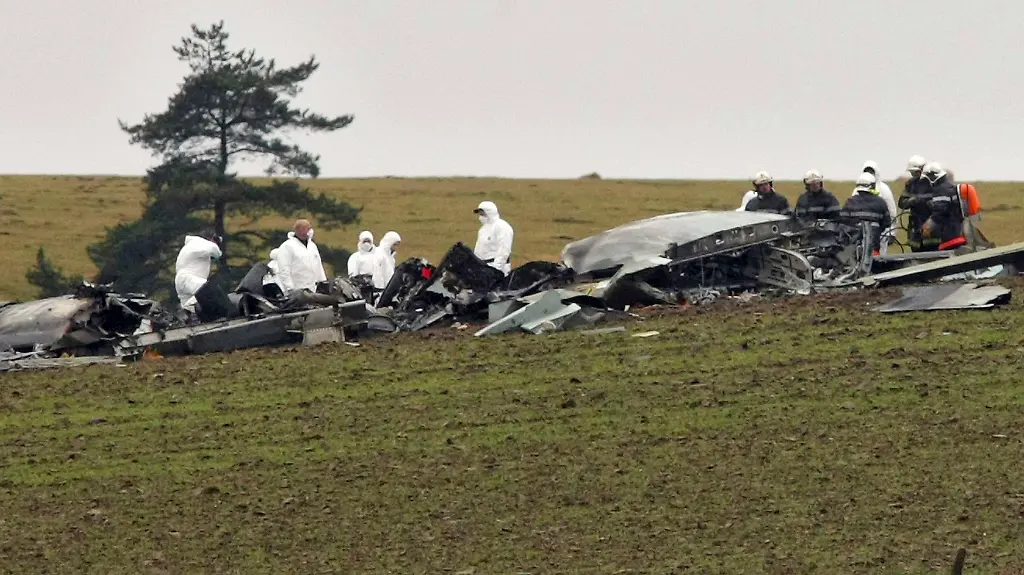 2012-11-10T131308Z-01-TRE05-RTRMDNP-3-FRANCE-PLANE-JPG3604108979951365615