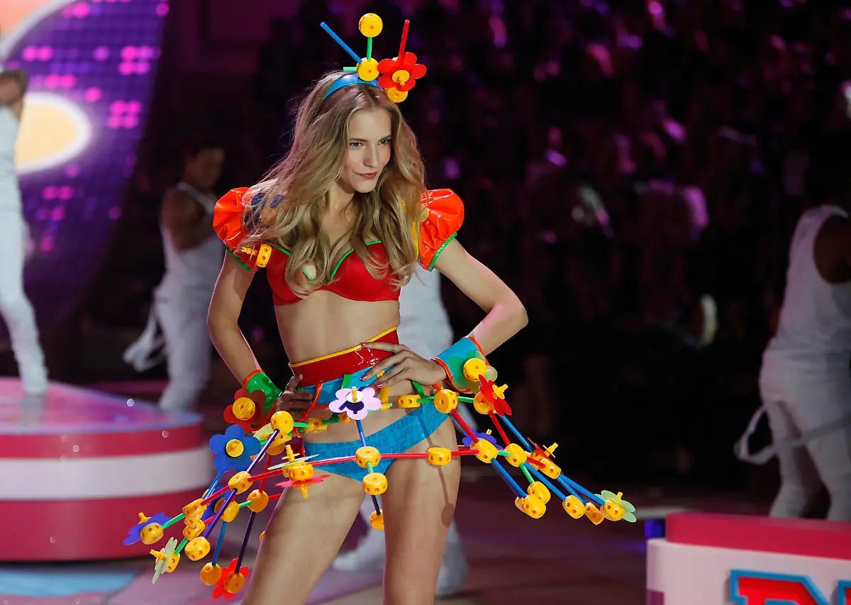 2012-11-08T055507Z-01-NYC311-RTRMDNP-3-UAS-JPG2566983212769164673