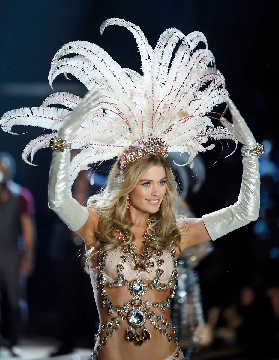 2012-11-08T060048Z-01-NYC313-RTRMDNP-3-USA-JPG194907142041962148