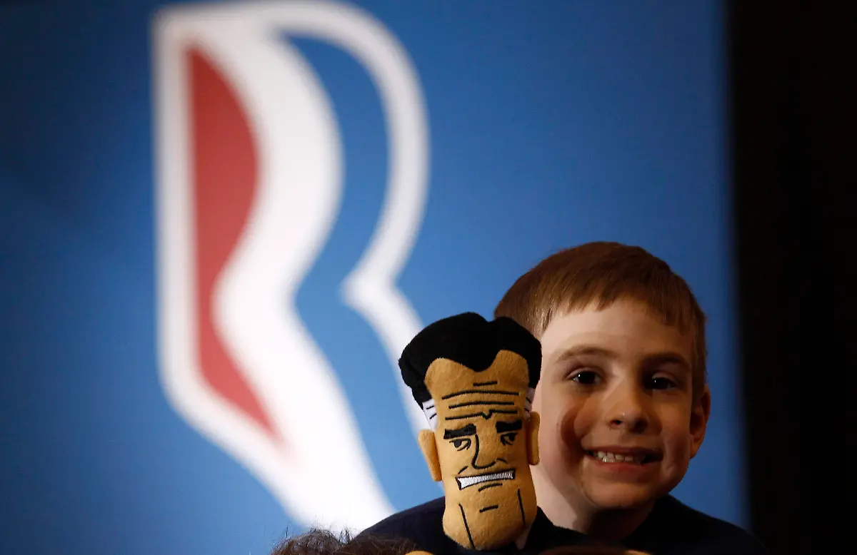 2012-11-04T204906Z-01-JEY937-RTRMDNP-3-USA-CAMPAIGN-JPG2838723348413513660