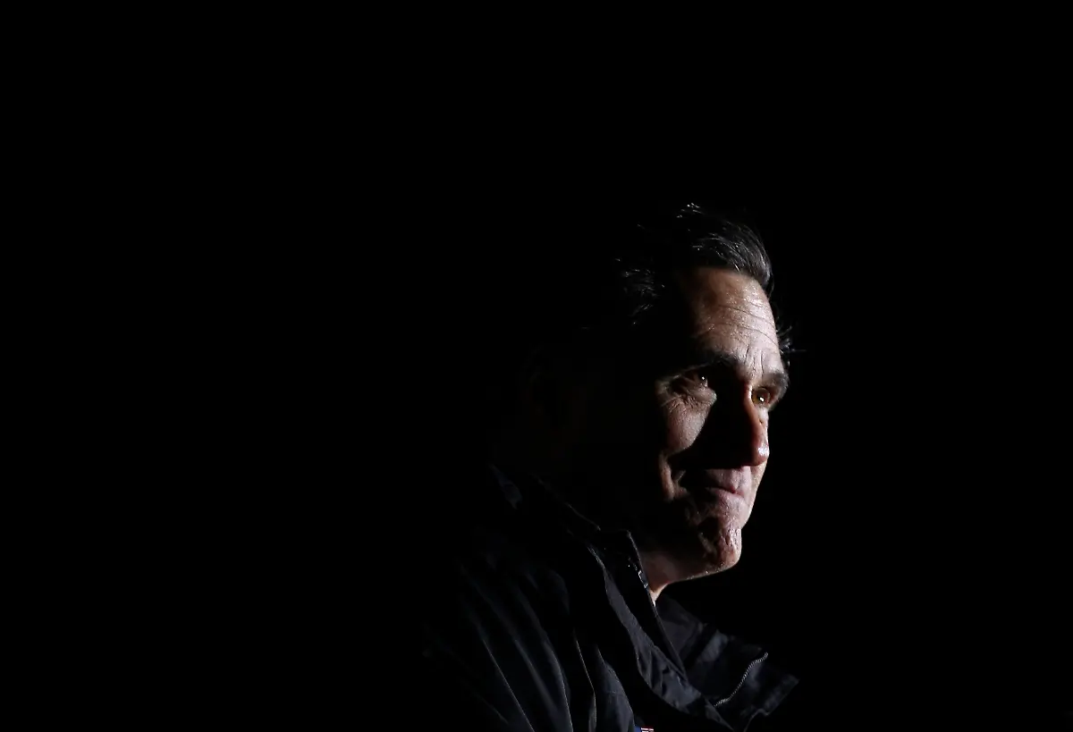 2012-11-05T004143Z-01-JEY943-RTRMDNP-3-USA-CAMPAIGN-JPG6249848997961892607