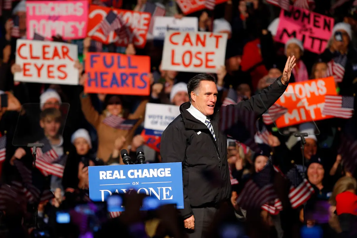 2012-11-05T033117Z-01-BKS26-RTRMDNP-3-USA-CAMPAIGN-ROMNEY-JPG916882312317552056