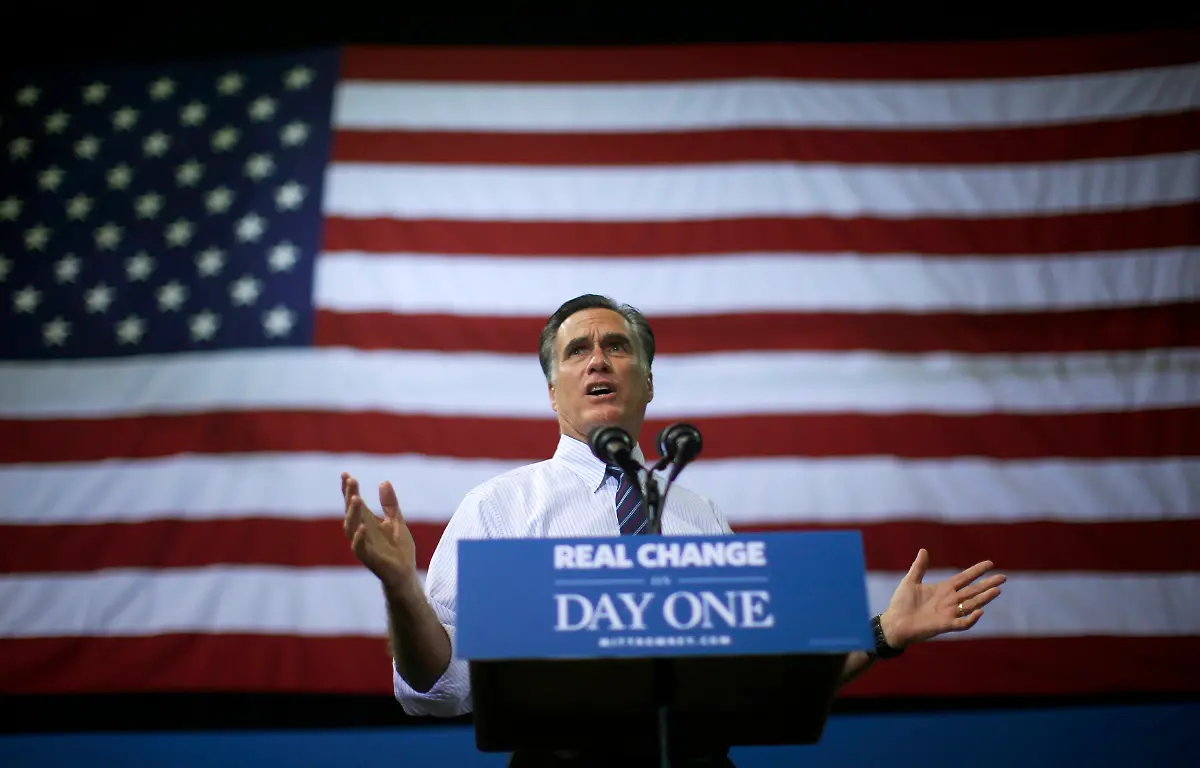 2012-11-05T215355Z-01-BKS39-RTRMDNP-3-USA-CAMPAIGN-ROMNEY-JPG582196871434577834