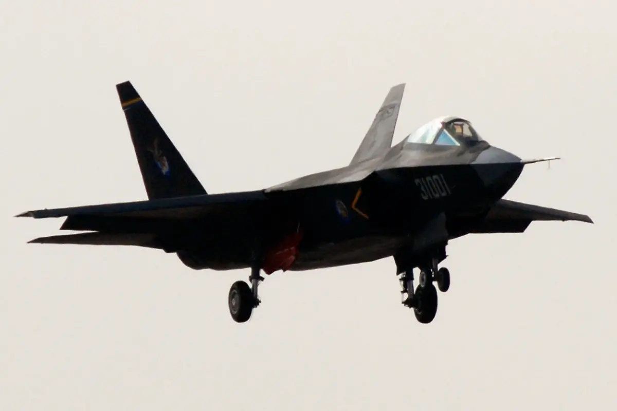 2012-11-02T065649Z-01-PEK12-RTRMDNP-3-CHINA-MILITARY-STEALTH-JPG4423419370747209162
