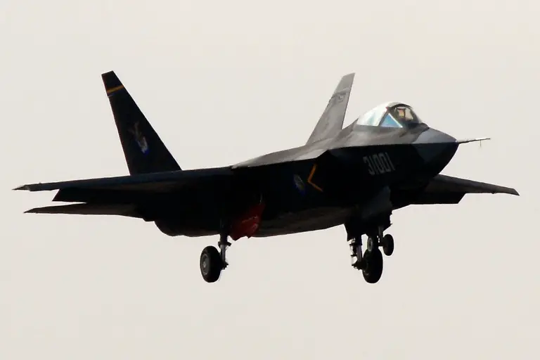 2012-11-02T065649Z-01-PEK12-RTRMDNP-3-CHINA-MILITARY-STEALTH-JPG4423419370747209162