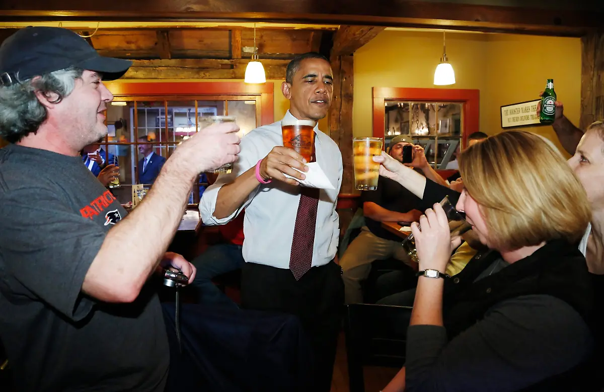 2012-10-27T211943Z-01-JME152-RTRMDNP-3-USA-CAMPAIGN-OBAMA-JPG7648591645712691493