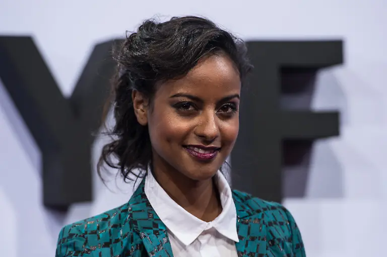 DI30415-20121030-jpg6681841678738738882