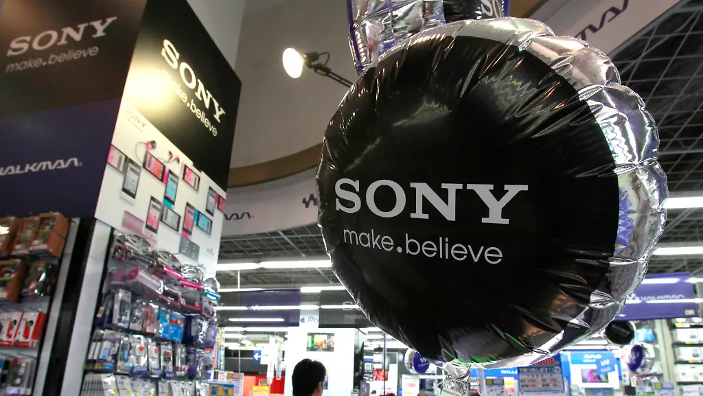 2012-10-31T210926Z-01-TOK313-RTRMDNP-3-SONY-EARNINGS-JPG3949916459891719665