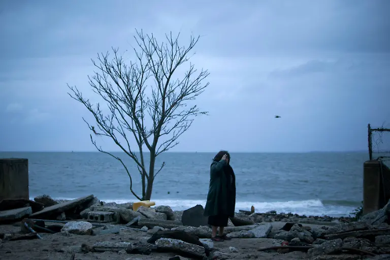 2012-10-30T235442Z-01-NYK308-RTRMDNP-3-STORM-SANDY-JPG3327094183716032982