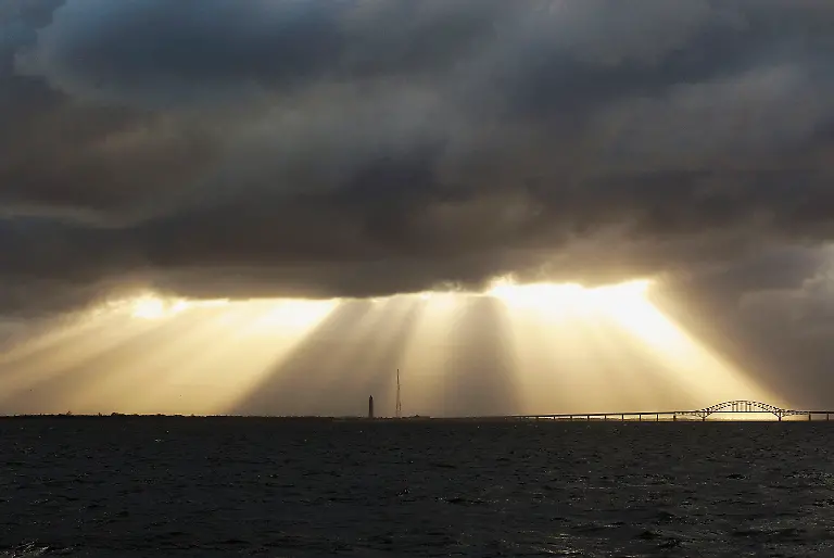 2012-10-31T002952Z-01-LJJ044-RTRMDNP-3-STORM-SANDY-JPG5946547728409226571