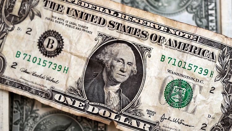 China schwimmt gewissermaßen in Dollar, denn die Devisenreserven liegen bei mehr als 3 Billionen Dollar.