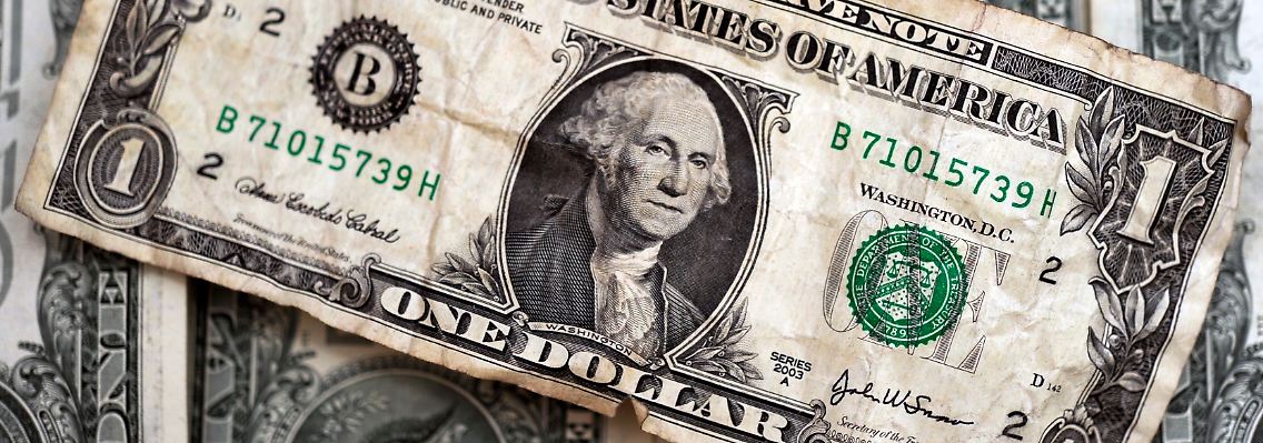 China schwimmt gewissermaßen in Dollar, denn die Devisenreserven liegen bei mehr als 3 Billionen Dollar.