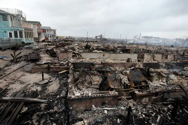 DAB2249-20121030-jpg1049342981855416247