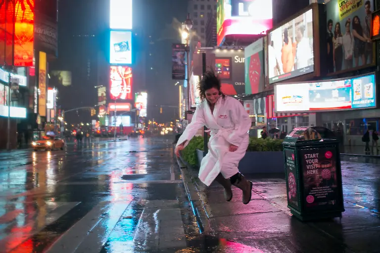 2012-10-30T004610Z-01-AAL108-RTRMDNP-3-STORM-SANDY-JPG6693622186725633542