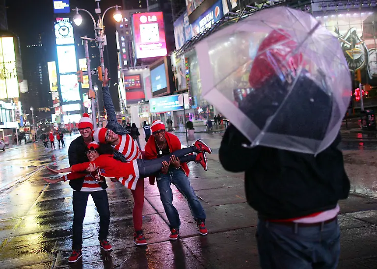 2012-10-30T013745Z-01-NYC128-RTRMDNP-3-STORM-SANDY-JPG4103505856013433467
