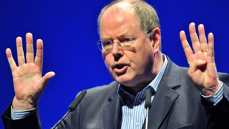 "Es wird über kurz oder lang zu einem Schuldenschnitt kommen", sagt Ex-Bundesfinanzminister Steinbrück.