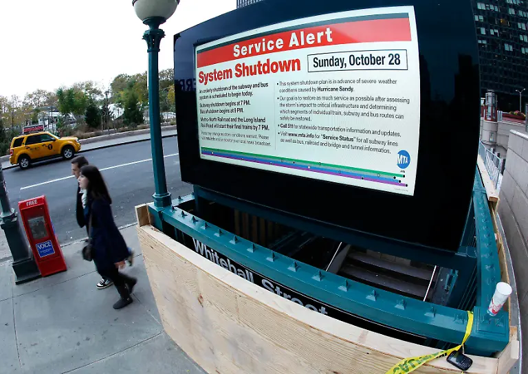 2012-10-28T203945Z-01-NYC118-RTRMDNP-3-STORM-SANDY-JPG5470415878840346174