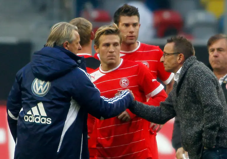 DI30250-20121027-jpg1727548790801235470