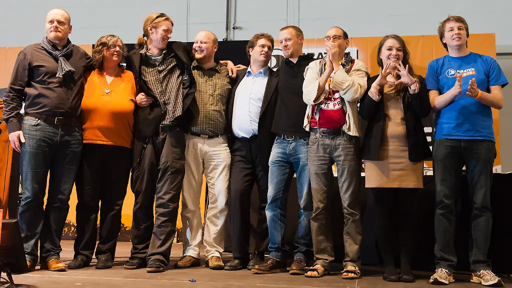 DI30345-20121026-jpg4820629504989249989