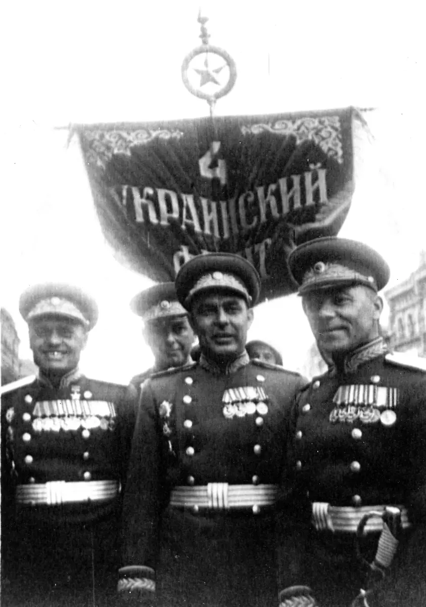 Breschnew-Offiziere-1945