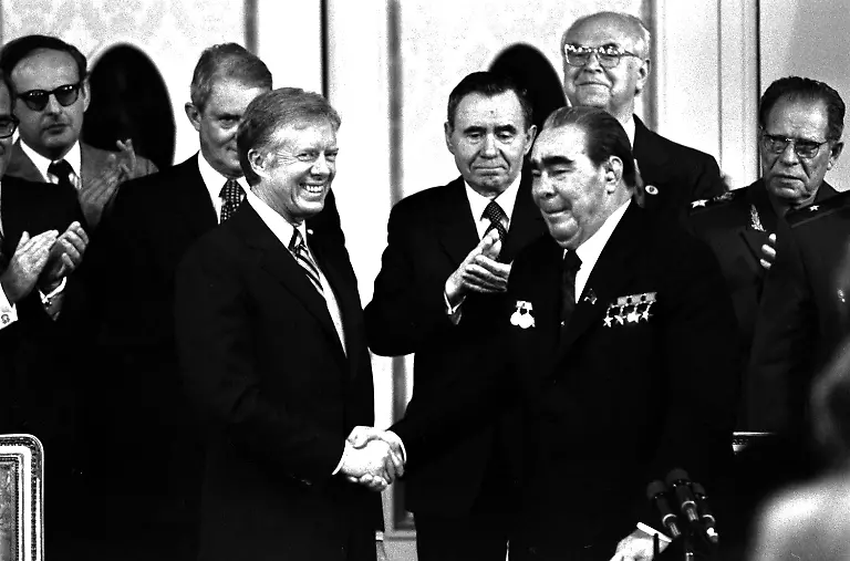 Breschnew-Carter-Wien-Unterzeichnung-SaltII-180679