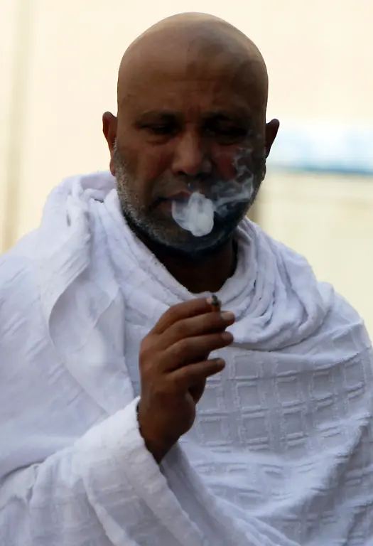 2012-10-20T230941Z-01-AMR043-RTRMDNP-3-SAUDI-ARABIA-JPG7933866819792191697