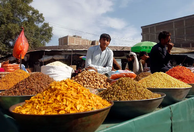 2012-10-23T074607Z-01-KAB03-RTRMDNP-3-AFGHANISTAN-JPG124718608620993212