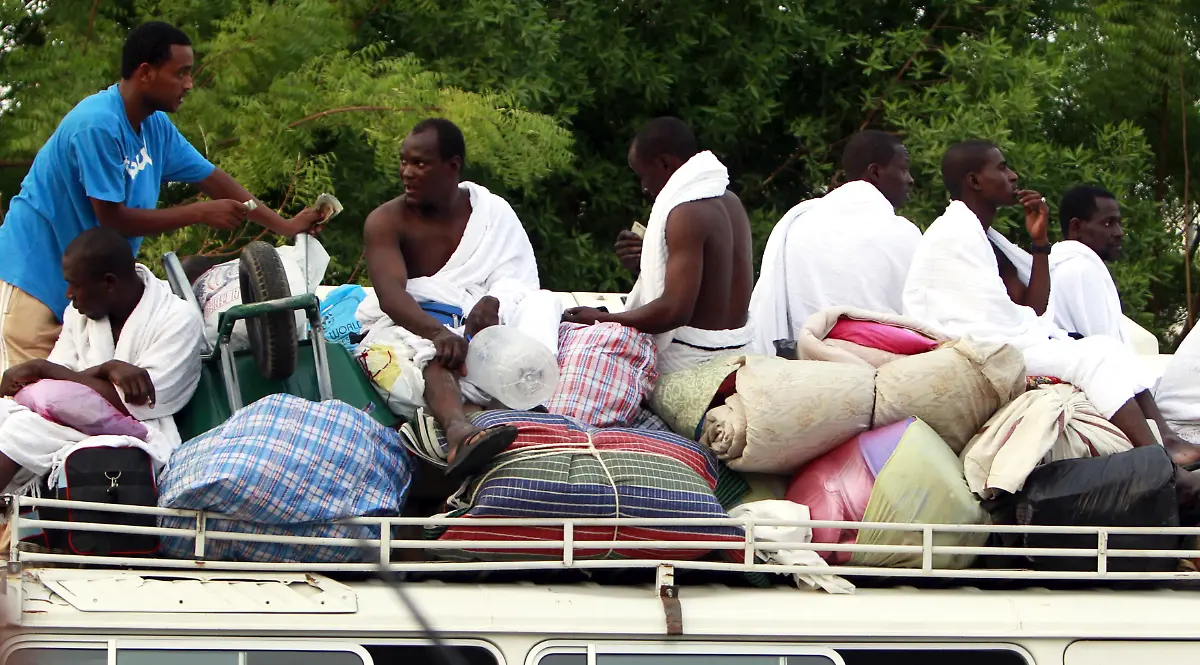 2012-10-24T212238Z-01-AMR08-RTRMDNP-3-SAUDI-HAJ-ISLAM-JPG8338106694435531546