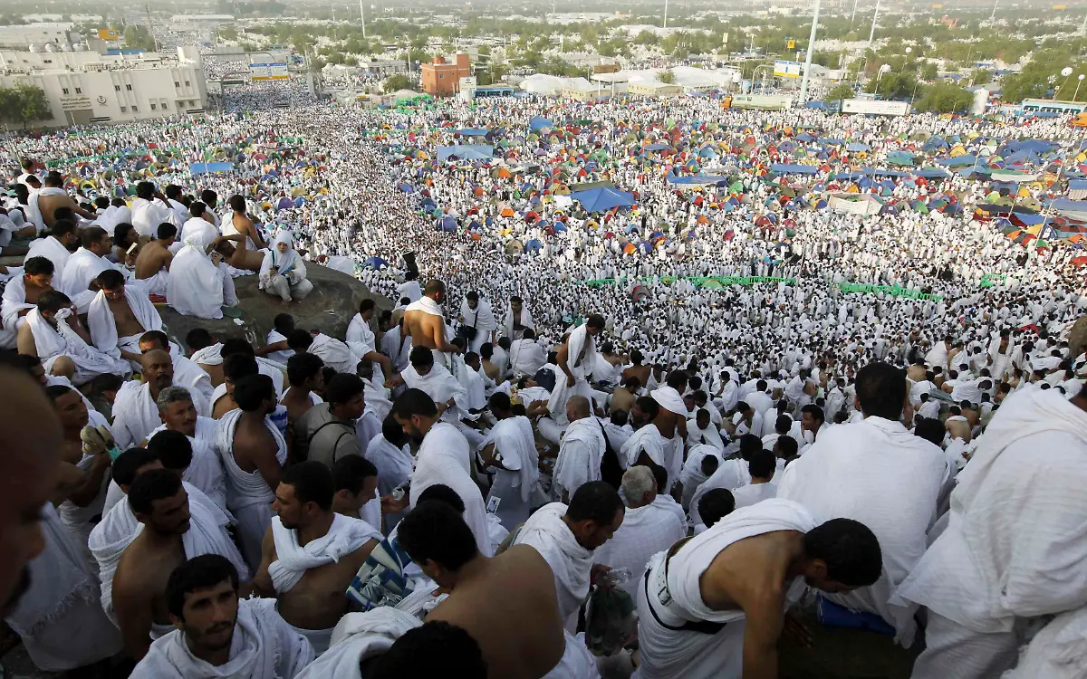 2012-10-25T072659Z-01-AMR01-RTRMDNP-3-SAUDI-HAJ-ISLAM-JPG6614433468290520266