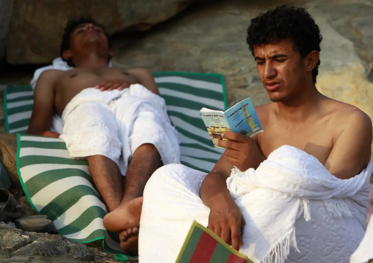 2012-10-25T101922Z-01-AMR016-RTRMDNP-3-SAUDI-HAJ-ISLAM-JPG4925277493620869421