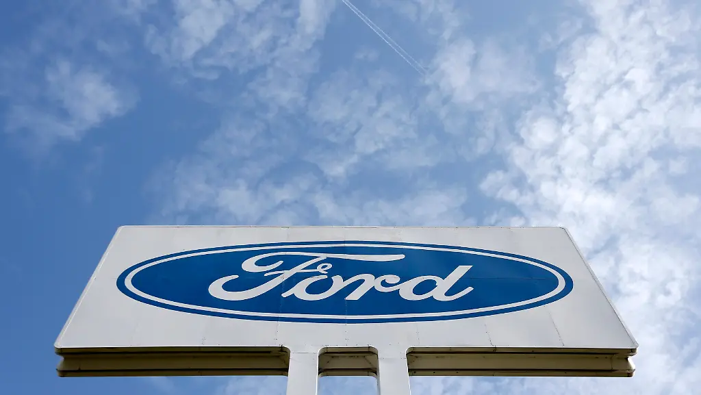 2012-10-24T120239Z-01-FLR23-RTRMDNP-3-FORD-GENK-JPG2274518301398268548