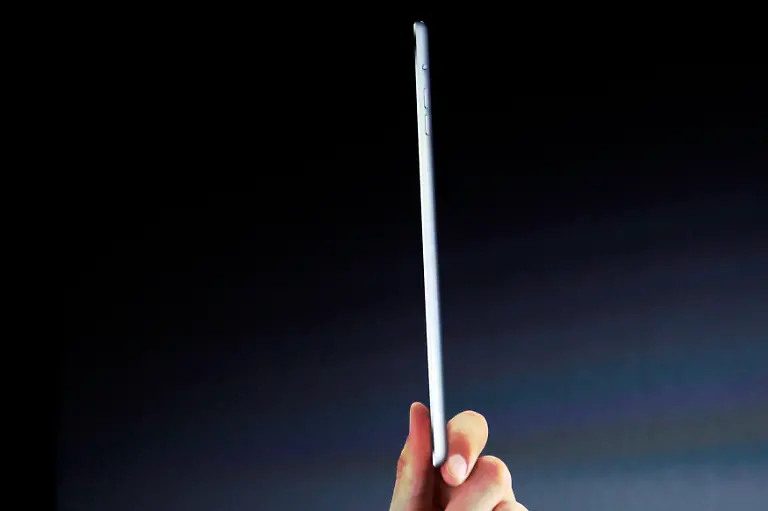 2012-10-23T193545Z-01-SFO24-RTRMDNP-3-APPLE-IPAD-JPG2428278170235372263