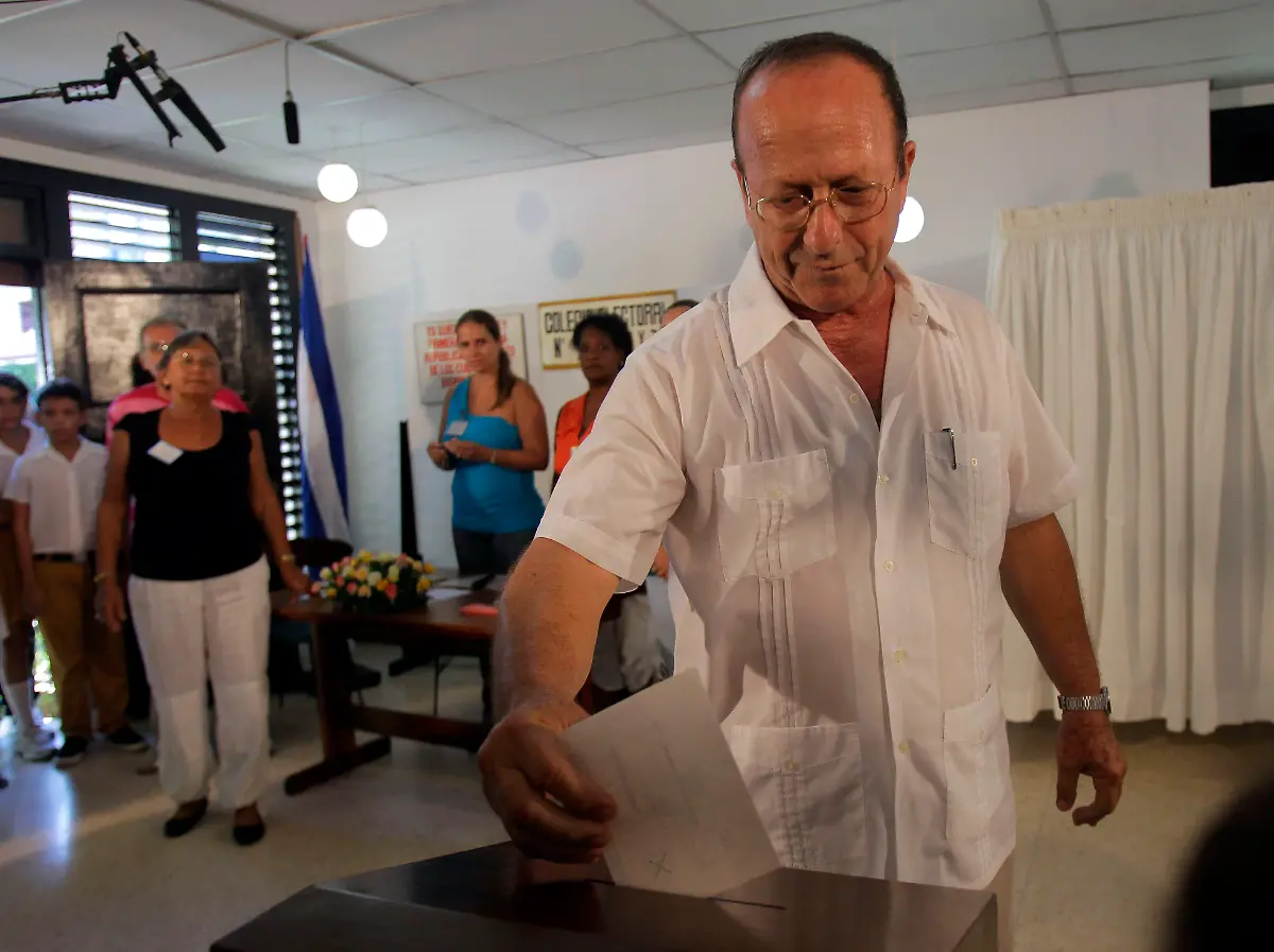 DAB0003-20121022-jpg8568117785677749537