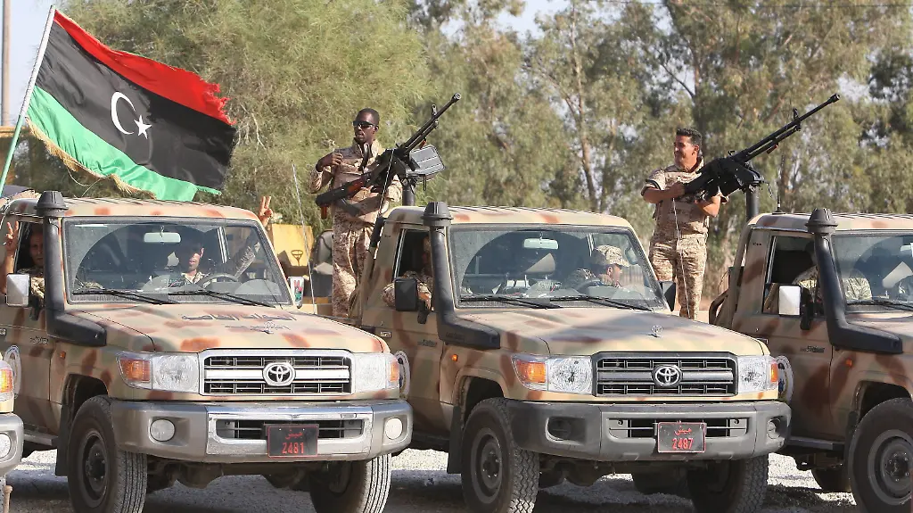 37py2757-jpg6509838488587691659