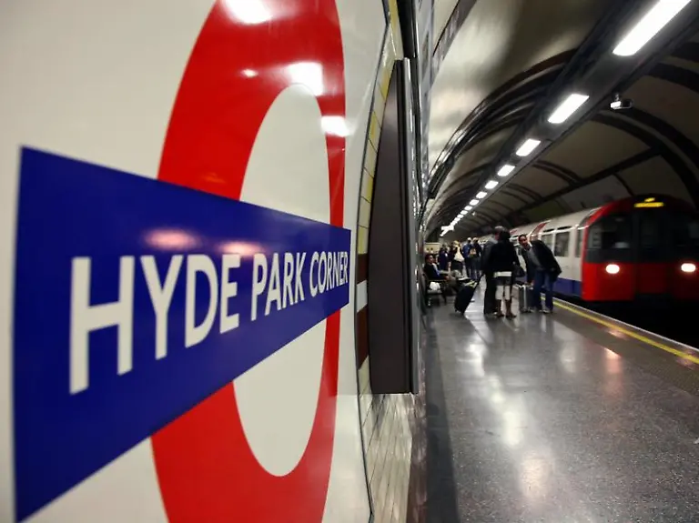 U-Bahn-Station-Hyde-Park-Corner-in-London-Teile-der-Tube-stammen-noch-aus-dem-19-Jahrhundert-jetzt-sind-Bauarbeiten-notwendig