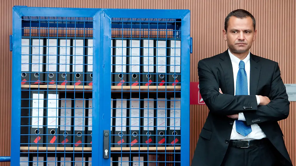 37o50135-jpg7282392842352963571