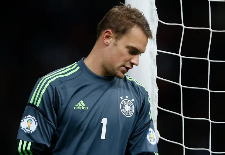 2012-10-16T211402Z-01-BER25-RTRMDNP-3-SOCCER-WORLD-JPG5807343042959866509