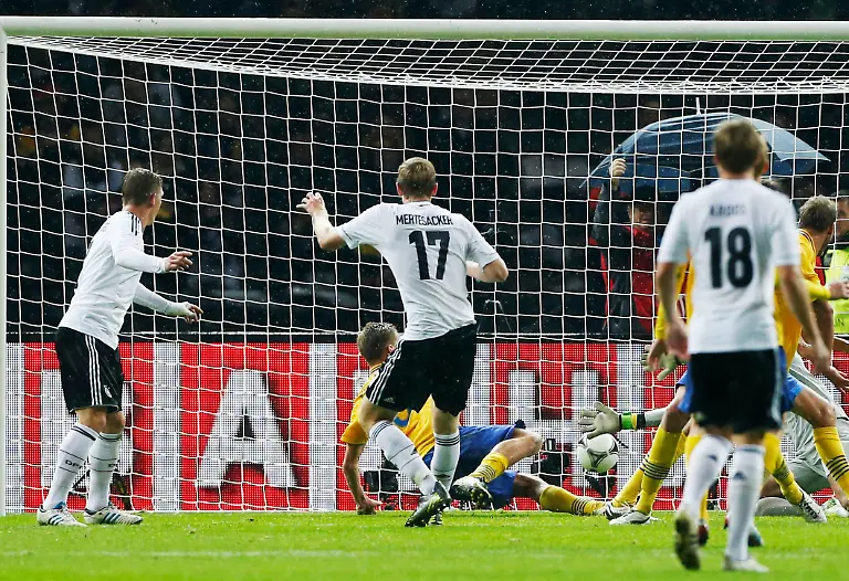 DAB2860-20121016-jpg8947130101884846713