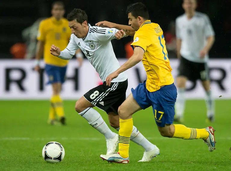 DI30305-20121016-jpg7653840300320553319