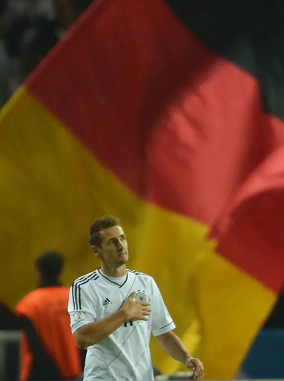 DI10370-20121016-jpg1857215505502941435