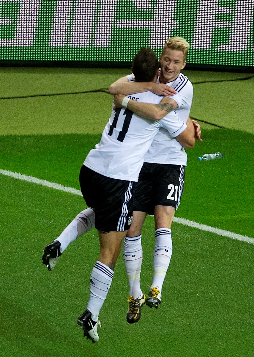 DI30257-20121016-jpg8192480247419313651